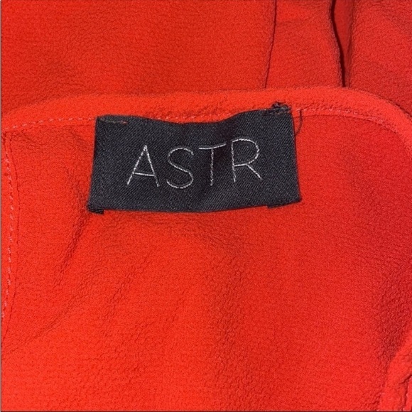 Astr Top Blouse cage Shoulder Orange Flow Top
Size Med - Picture 6 of 9